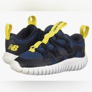 BNWOT BABY NEW BALANCE NAVY BLUE/BLACK/YELLOW PLAYGRV V1 BUNGEE SNEAKERS